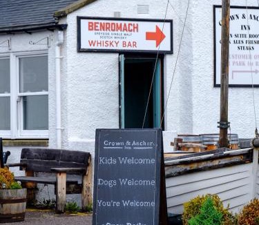 Findhorn Hotel | Crown and Anchor Inn