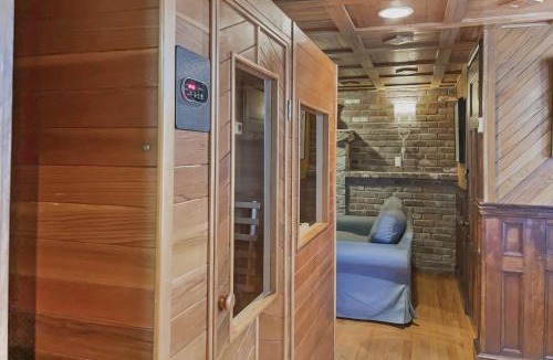 Seymour House | Crown Carriage House