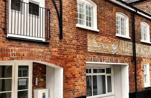 Newbury Apartment | Crown House a new development with unique features (5KIN)