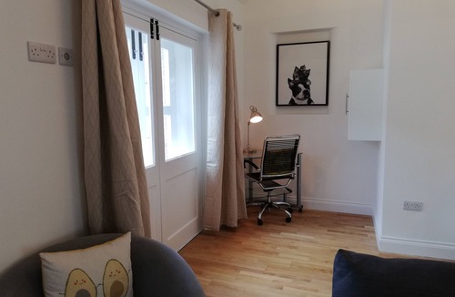 Newbury Apartment | Crown House a new development with unique features (5KIN)