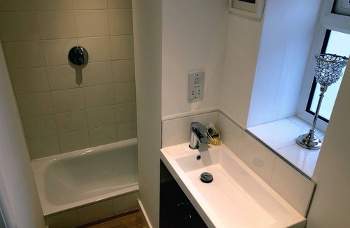 Newbury Apartment | Crown House a new development with unique features (56aC)