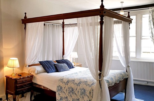 Saffron Walden Bed & Breakfast | Crown House Hotel