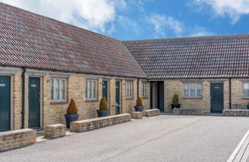 Nettleton Hotel | Crown Inn at Tolldown