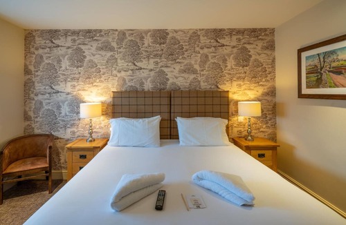 Nettleton Hotel | Crown Inn