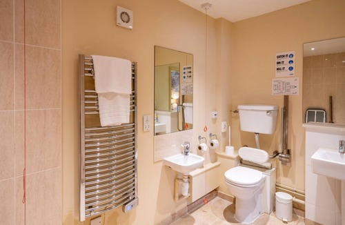 Nettleton Hotel | Crown Inn