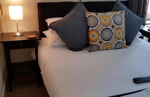 Rhayader Hotel | Crown Inn