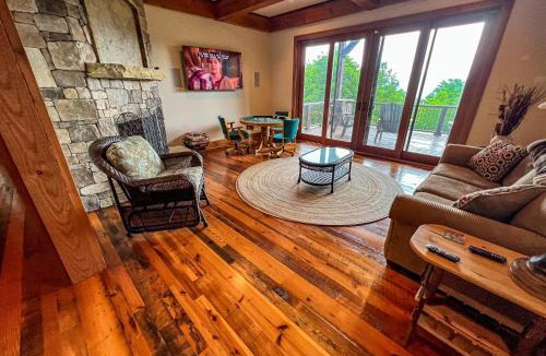 West Jefferson House | Crown Jewel
