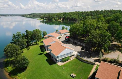 Horseshoe Bend Resort | Crown Lake Resort