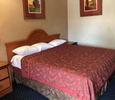 Oakland Hotel | Crown Lodge Motel