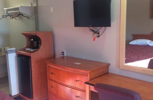 Oakland Hotel | Crown Lodge Motel