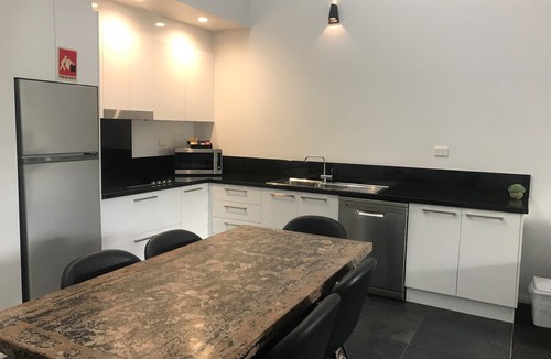 Cooks Hill Apartment | Crown on Darby