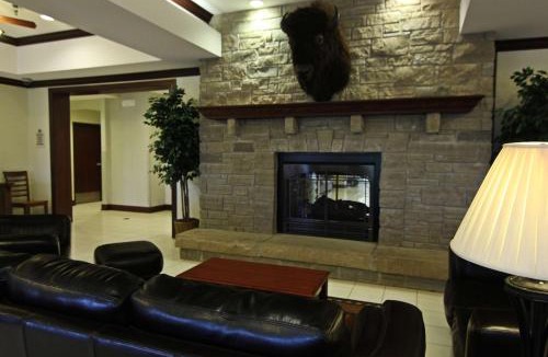 Farmington Hotel | Crown Pointe Lodge; BW Signature Collection