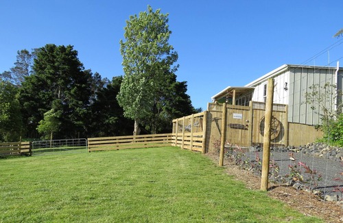 Karangahake Cottage | Crown Ridge Miners Cottage