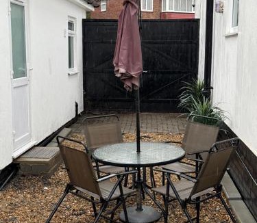 Cray Valley West Apartment | Crown's Court