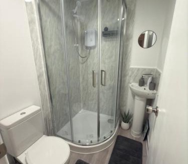 Cray Valley West Apartment | Crown's Court