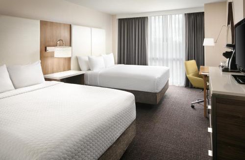 Dallas Hotel | Crowne Plaza Dallas Market Ctr - Love Field, an IHG Hotel