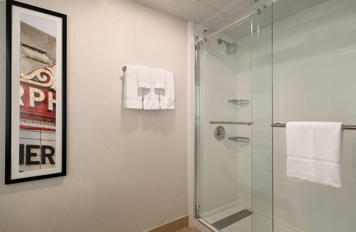 Englewood Hotel | Crowne Plaza Englewood by IHG