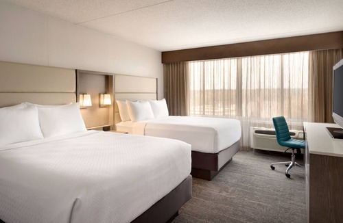 Englewood Hotel | Crowne Plaza Englewood by IHG