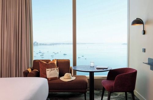 Geelong Hotel | Crowne Plaza Geelong by IHG