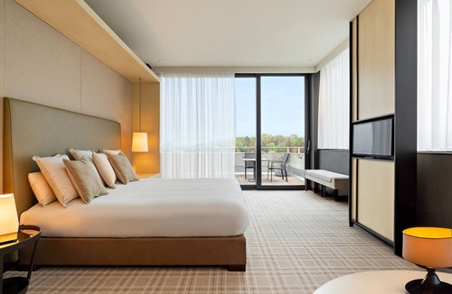 Cointrin Hotel | Crowne Plaza Geneva by IHG