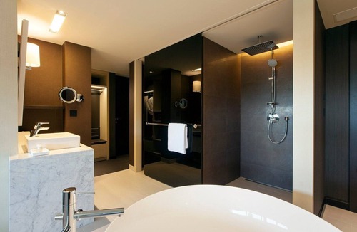 Cointrin Hotel | Crowne Plaza Geneva by IHG