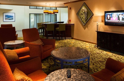 Hickory Hotel | Crowne Plaza Hotel Hickory by IHG