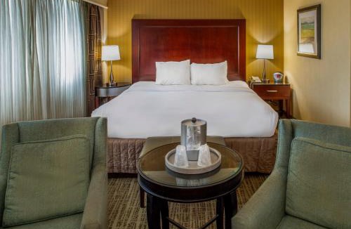 Bridgeton Hotel | Crowne Plaza Hotel St. Louis Airport by IHG