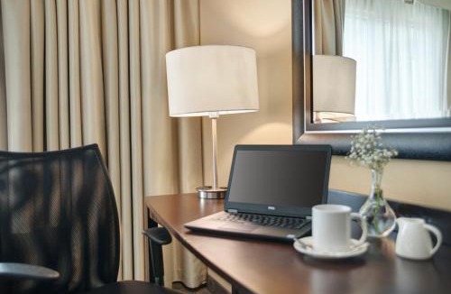 The Villages Hotel | Crowne Plaza Houston Galleria Area by IHG