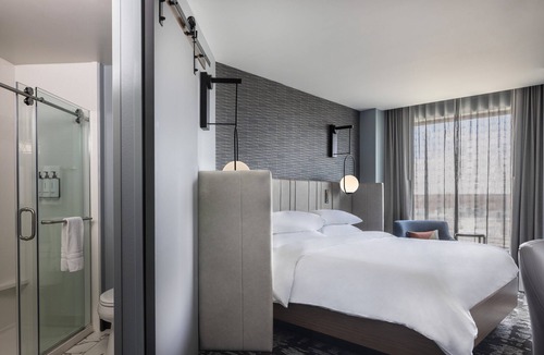 Kearney Hotel | Crowne Plaza Kearney by IHG