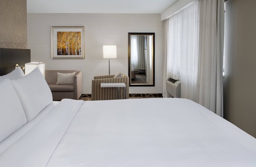 Kitchener Hotel | Crowne Plaza Kitchener-Waterloo by IHG