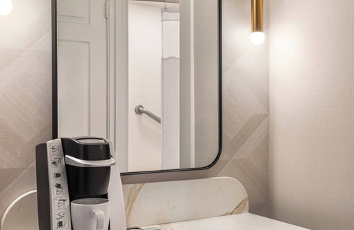 Fairgrounds Hotel | Crowne Plaza Louisville Airport Expo Ctr by IHG