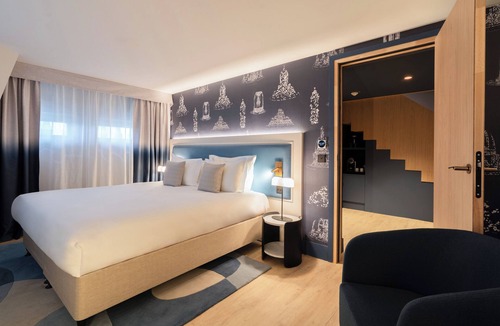 Quartier de la Folie-Mericourt Hotel | Crowne Plaza Paris Republique by IHG