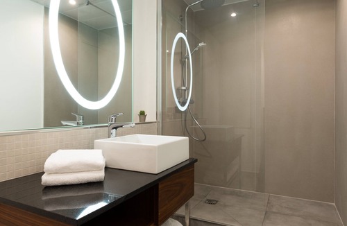 Quartier de la Folie-Mericourt Hotel | Crowne Plaza Paris Republique by IHG