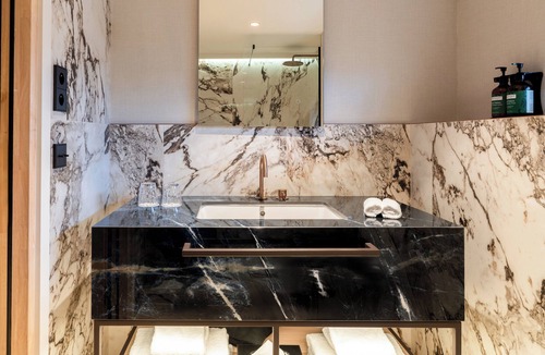 Quartier de la Folie-Mericourt Hotel | Crowne Plaza Paris Republique by IHG