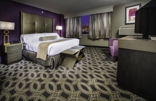 Saddle Brook Hotel | Crowne Plaza Saddle Brook by IHG