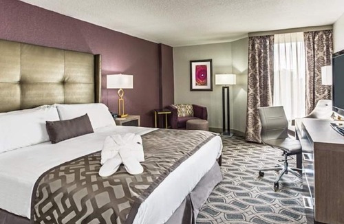Saddle Brook Hotel | Crowne Plaza Saddle Brook by IHG