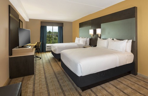 Montgomery County Hotel | Crowne Plaza SHENANDOAH - WOODLANDS AREA by IHG