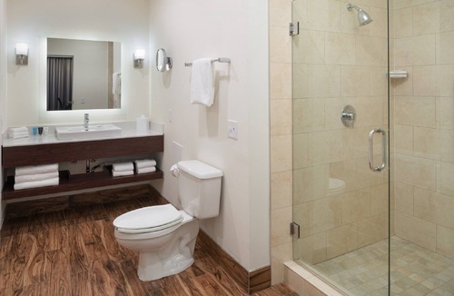 Springfield Hotel | Crowne Plaza Springfield by IHG