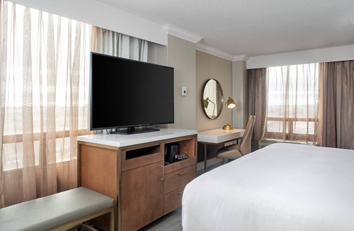 Etobicoke Hotel | Crowne Plaza Toronto Airport by IHG
