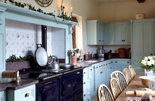 Stowmarket House | Crows Hall - Five Bedroom House, Sleeps 10