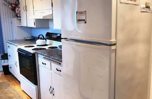 Port Angeles House | Crows Nest Charming Vintage Retreat, Harbor View