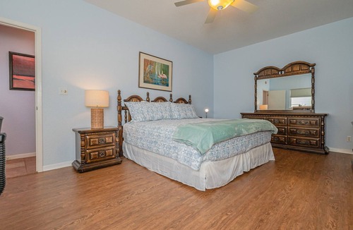 Harbor Oaks House | Crows Nest Complex - Aransas Bay Waterfront with Private Pier & Beach