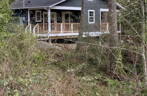 Suquamish Cottage | Crow’s Nest Studio-Cosy Getaway in the Woods