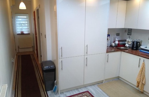 Broad Green Apartment | Croydon Apartment