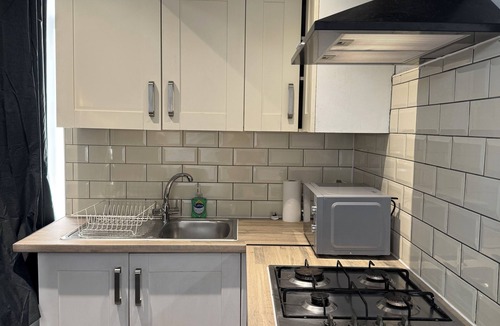 West Thornton Apartment | Croydon Uni London House