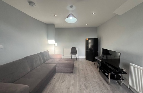 West Thornton Apartment | Croydon Uni London House