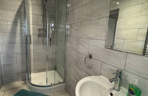 West Thornton Apartment | Croydon Uni London House