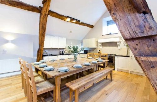 Hurdlow House | Cruck'd Barn