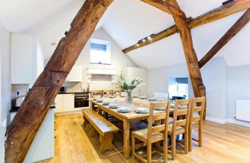 Hurdlow House | Cruck'd Barn