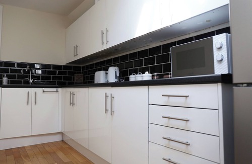 Netley Apartment | Cruise, Relax, Explore at SeaBreeze@438